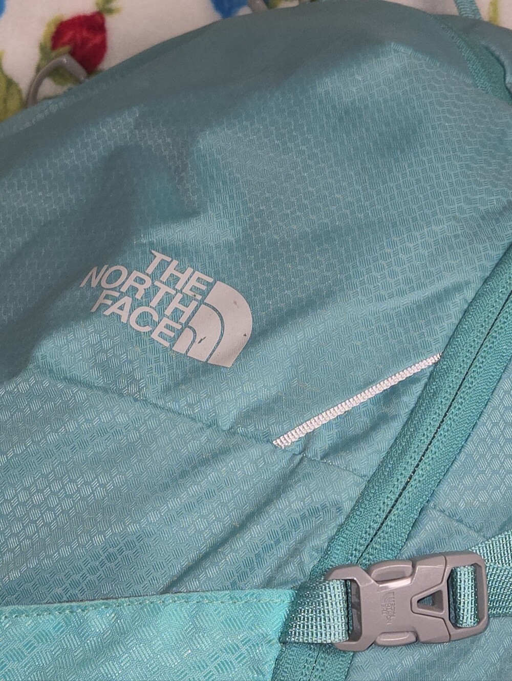 The North Face Aleia 22 Liter Backpack - Picture 4 of 8
